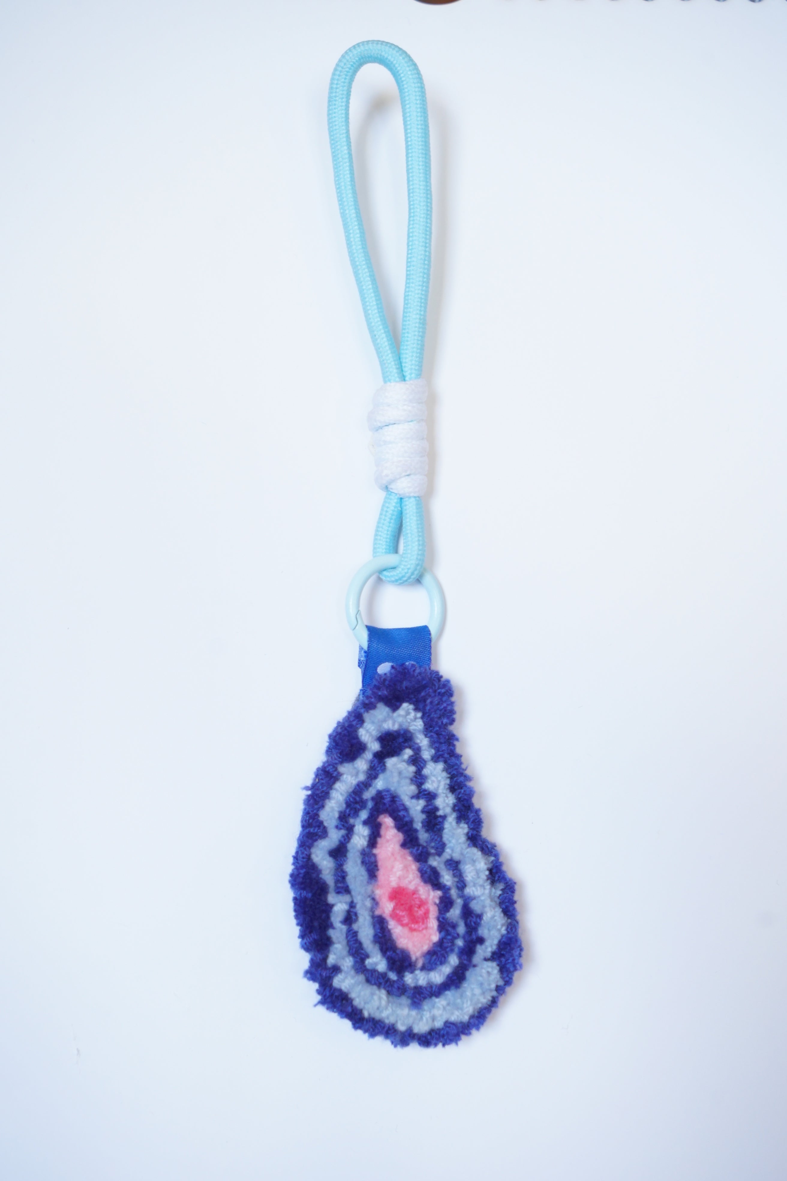 Wild oyster/Vagina in blue